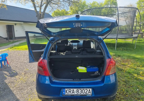 Toyota Yaris cena 9900 przebieg: 213000, rok produkcji 2007 z Libiąż małe 79